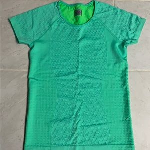 Athleta workout shirt